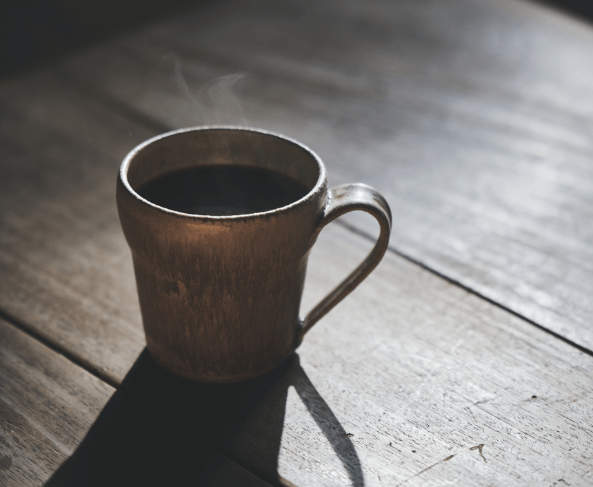 専属の焙煎士と二人三脚で生み出す荻島珈琲のコーヒー